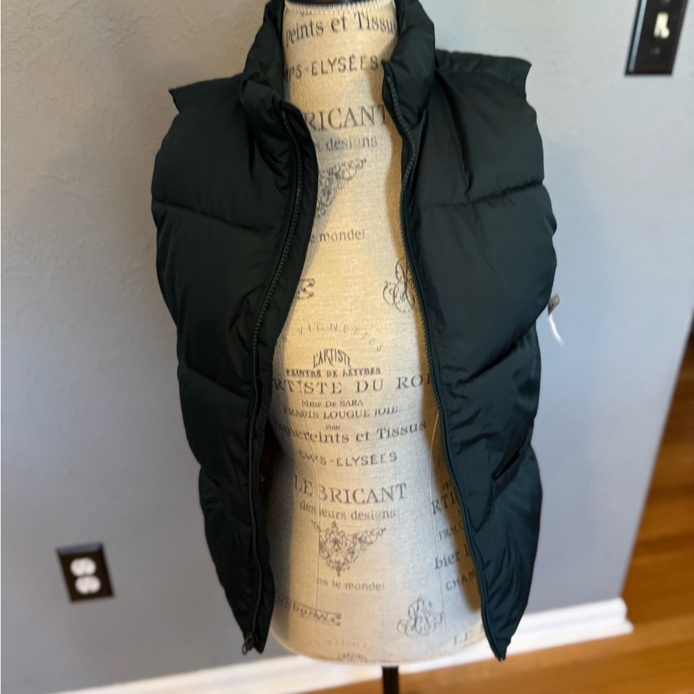 NWT!!! Sleek Forest Green Puffer Vest
